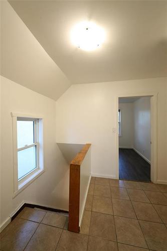 684 Agnes Street, Winnipeg, MB - Indoor Photo Showing Other Room