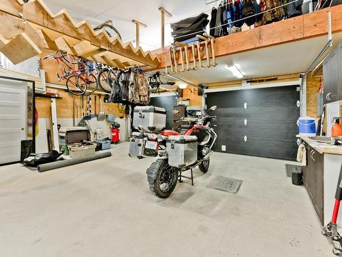 Garage - 110 Rue Guillaume, Magog, QC - Indoor Photo Showing Garage