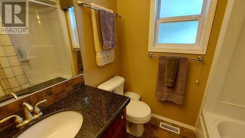 4889 Lynx Crescent, Radium Hot Springs, BC - Indoor Photo Showing Bathroom