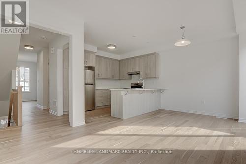 3070 Merrick Road, Oakville, ON - Indoor Photo Showing Kitchen