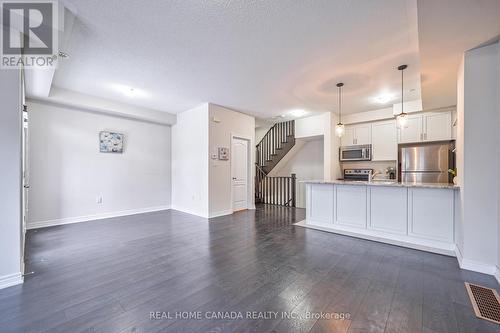 63 - 2435 Greenwich Drive, Oakville, ON - Indoor Photo Showing Kitchen