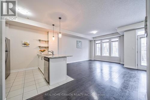 63 - 2435 Greenwich Drive, Oakville, ON - Indoor