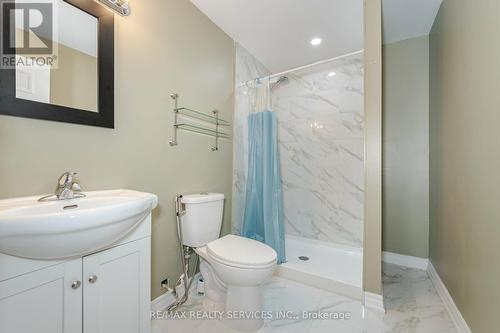 28 Benadir Avenue, Caledon, ON - Indoor Photo Showing Bathroom