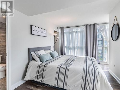 305 - 10 Capreol Street, Toronto, ON - Indoor Photo Showing Bedroom