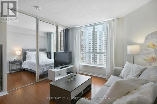 1605 - 44 St Joseph Street, Toronto, ON - Indoor Photo Showing Other Room