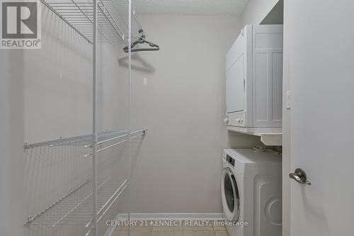 1605 - 44 St Joseph Street, Toronto, ON - Indoor Photo Showing Laundry Room