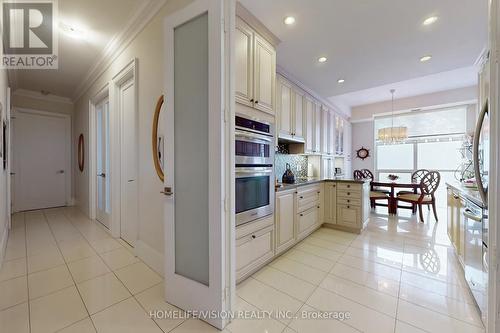 2620 - 70 Roehampton Avenue, Toronto, ON - Indoor Photo Showing Kitchen