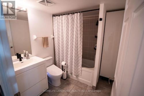 2315 - 19 Grand Trunk Crescent, Toronto, ON - Indoor Photo Showing Bathroom