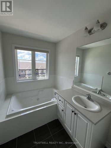 23 Verbena Street, East Gwillimbury, ON - Indoor Photo Showing Bathroom