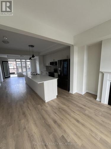 23 Verbena Street, East Gwillimbury, ON - Indoor Photo Showing Kitchen