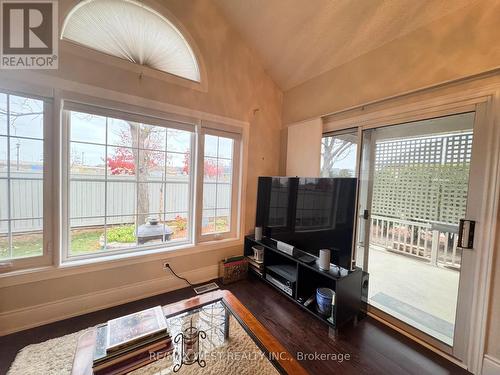 2 - 3 Larkdale Terrace, Brampton, ON - Indoor Photo Showing Living Room