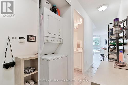 910 - 219 Fort York Boulevard, Toronto, ON - Indoor Photo Showing Laundry Room