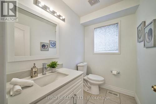 1638 Coldstream Drive, Oshawa, ON - Indoor Photo Showing Bathroom