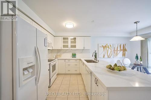 1638 Coldstream Street, Oshawa, ON - Indoor Photo Showing Kitchen With Upgraded Kitchen