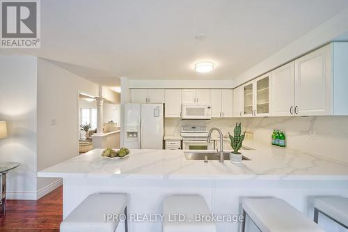 1638 Coldstream Street, Oshawa, ON - Indoor Photo Showing Kitchen With Upgraded Kitchen