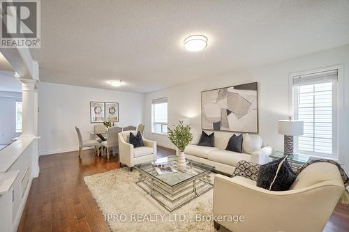 1638 Coldstream Drive, Oshawa, ON - Indoor Photo Showing Living Room