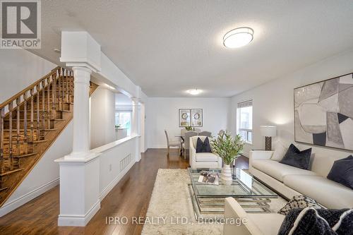 1638 Coldstream Drive, Oshawa, ON - Indoor Photo Showing Living Room