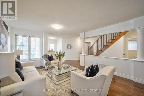 1638 Coldstream Drive, Oshawa, ON - Indoor Photo Showing Living Room