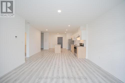 407 - 1098 Paisley Road, Guelph, ON - Indoor Photo Showing Other Room