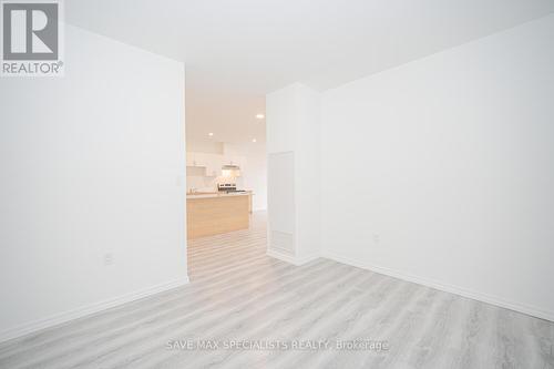 407 - 1098 Paisley Road, Guelph, ON - Indoor Photo Showing Other Room