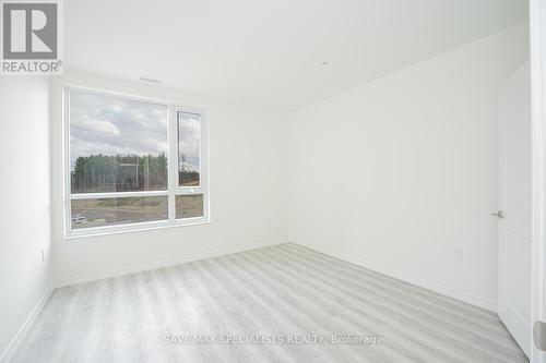 407 - 1098 Paisley Road, Guelph, ON - Indoor Photo Showing Other Room