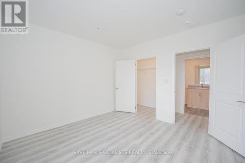 407 - 1098 Paisley Road, Guelph, ON - Indoor Photo Showing Other Room