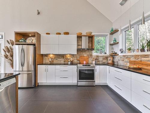 Cuisine - 1062 Ch. Du Village, Morin-Heights, QC - Indoor Photo Showing Kitchen With Upgraded Kitchen