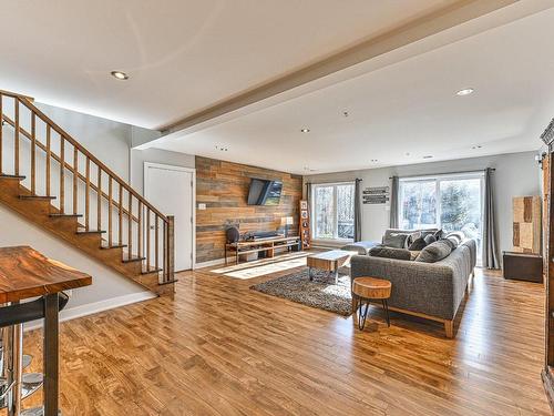 Salle familiale - 1062 Ch. Du Village, Morin-Heights, QC - Indoor Photo Showing Living Room With Fireplace