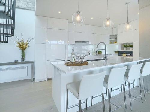 Kitchen - 603-175 Av. Metcalfe, Westmount, QC - Indoor Photo Showing Kitchen With Upgraded Kitchen