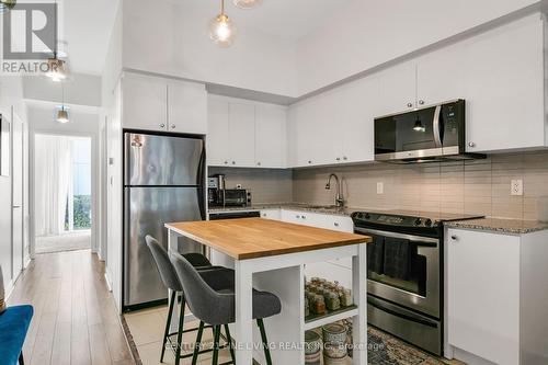 2 - 34 Boston Avenue, Toronto, ON - Indoor Photo Showing Kitchen