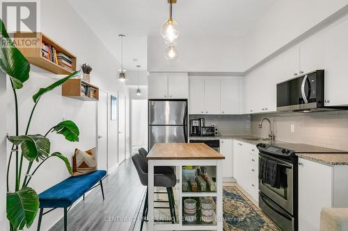 2 - 34 Boston Avenue, Toronto, ON - Indoor Photo Showing Kitchen