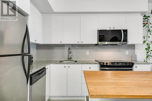 2 - 34 Boston Avenue, Toronto, ON - Indoor Photo Showing Kitchen