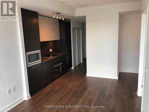 2201 - 125 Blue Jays Way, Toronto, ON - Indoor Photo Showing Kitchen