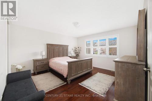 18 Meadowhawk Trail, Bradford West Gwillimbury, ON - Indoor Photo Showing Bedroom