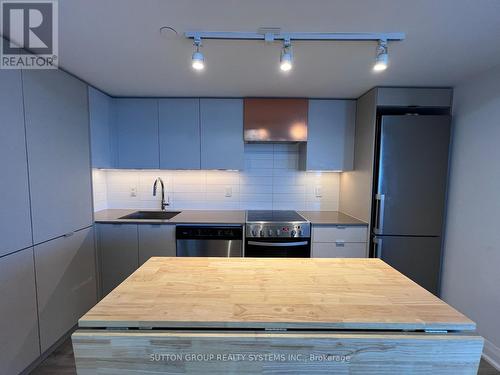 1107 - 30 Gibbs Road, Toronto, ON - Indoor Photo Showing Kitchen