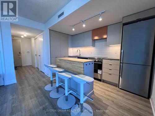 1107 - 30 Gibbs Road, Toronto, ON - Indoor Photo Showing Kitchen