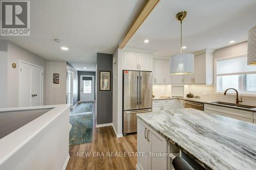 41 Jackson Court, Tillsonburg, ON - Indoor Photo Showing Kitchen With Upgraded Kitchen