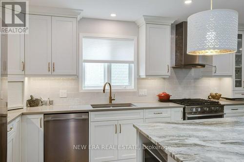 41 Jackson Court, Tillsonburg, ON - Indoor Photo Showing Kitchen With Double Sink With Upgraded Kitchen