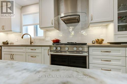 41 Jackson Court, Tillsonburg, ON - Indoor Photo Showing Kitchen With Upgraded Kitchen