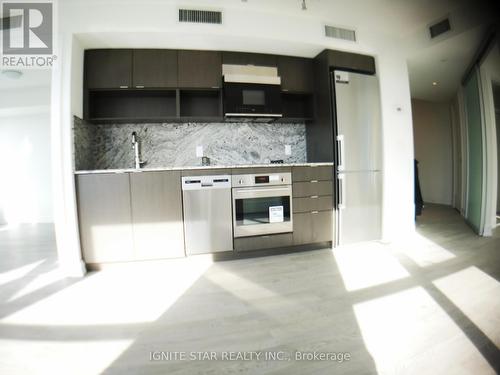 2216 - 9 Mabelle Avenue, Toronto, ON - Indoor Photo Showing Kitchen