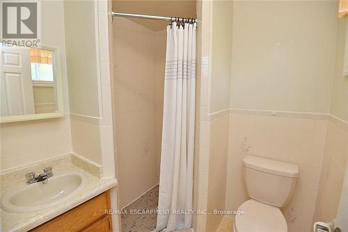 49 Nellida Crescent, Hamilton, ON - Indoor Photo Showing Bathroom