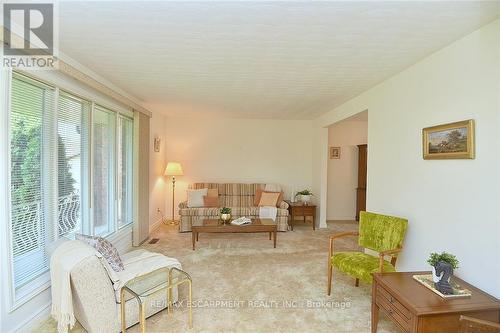 49 Nellida Crescent, Hamilton, ON - Indoor Photo Showing Living Room