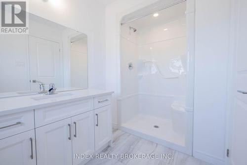 5 - 29 Schuyler Street, Brant, ON - Indoor Photo Showing Bathroom