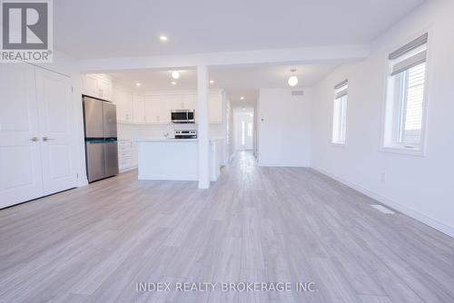 5 - 29 Schuyler Street, Brant, ON - Indoor Photo Showing Kitchen