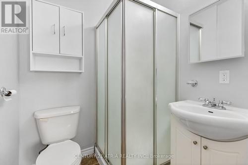 360 Oakland Avenue, London, ON - Indoor Photo Showing Bathroom