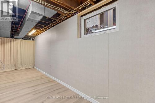 360 Oakland Avenue, London, ON - Indoor Photo Showing Other Room