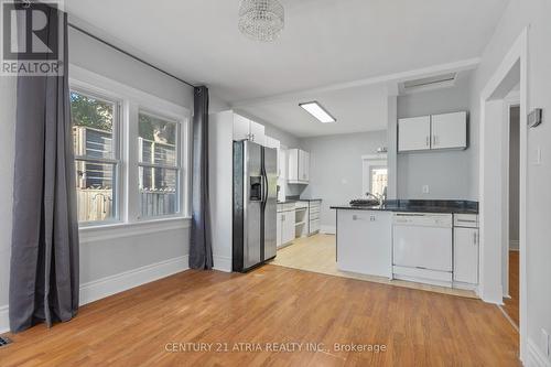 360 Oakland Avenue, London, ON - Indoor Photo Showing Kitchen