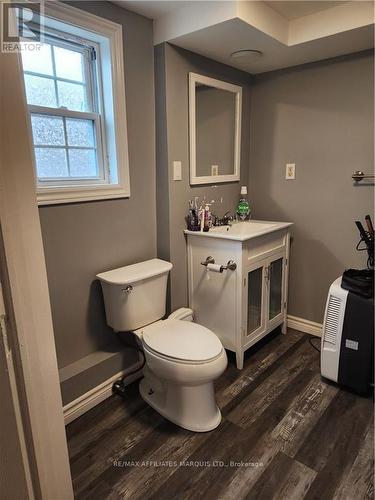 12241/2 Cumberland Street, Cornwall, ON - Indoor Photo Showing Bathroom