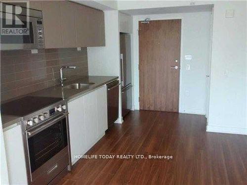 712 - 75 Queens Wharf Road, Toronto, ON - Indoor Photo Showing Kitchen