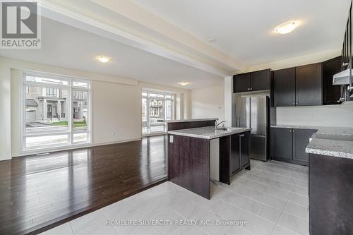 1 Armilia Place, Whitby, ON - Indoor Photo Showing Kitchen